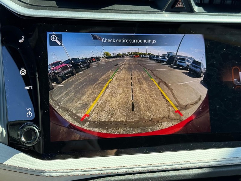 Jeep Cherokee Vehicle Full-screen Gallery Image 25