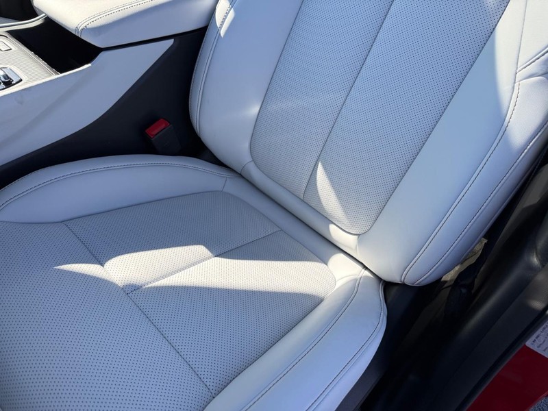 Jeep Cherokee Vehicle Full-screen Gallery Image 31