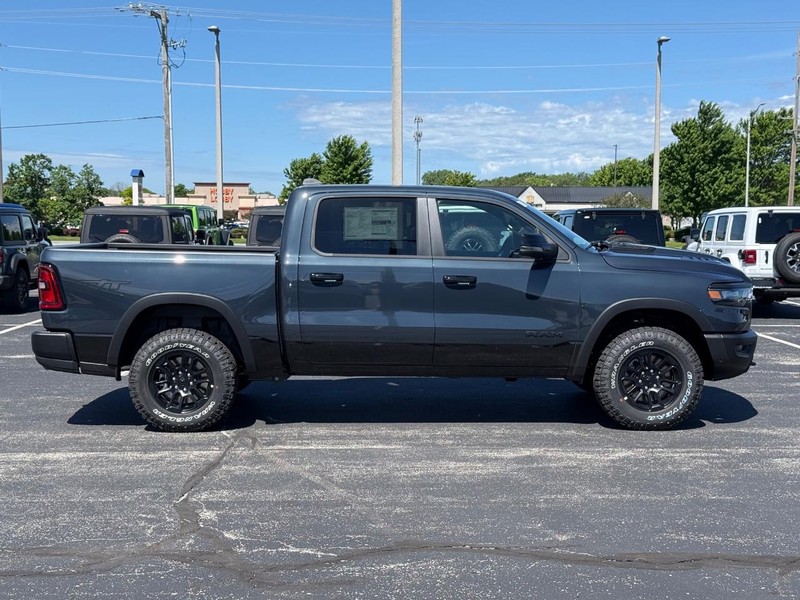 Ram 1500 Vehicle Full-screen Gallery Image 2