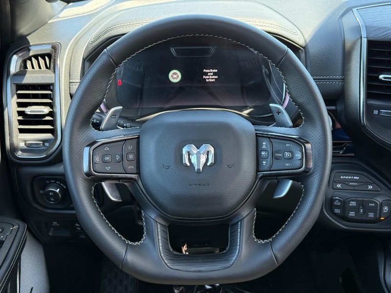 Ram 1500 Vehicle Full-screen Gallery Image 14