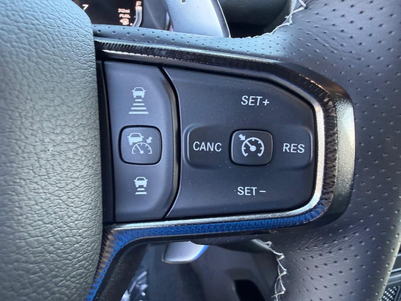 Ram 1500 Vehicle Full-screen Gallery Image 21