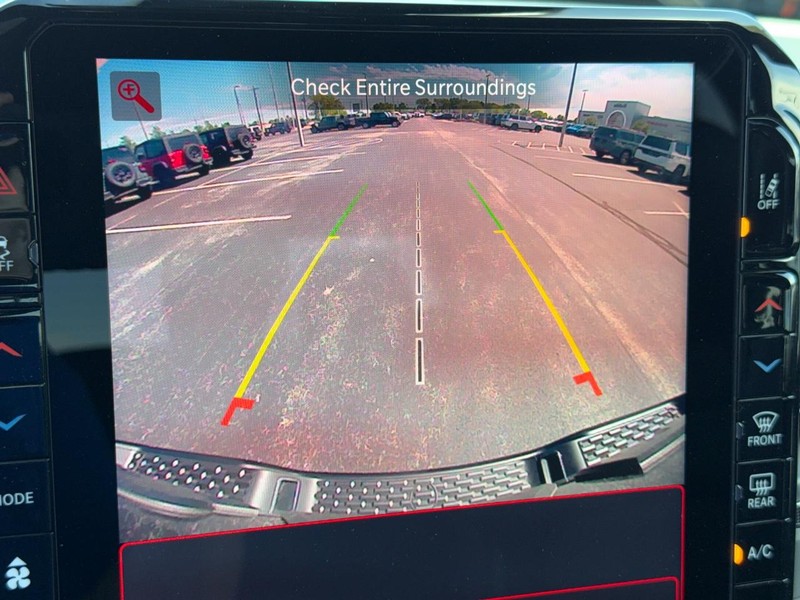 Ram 1500 Vehicle Full-screen Gallery Image 24
