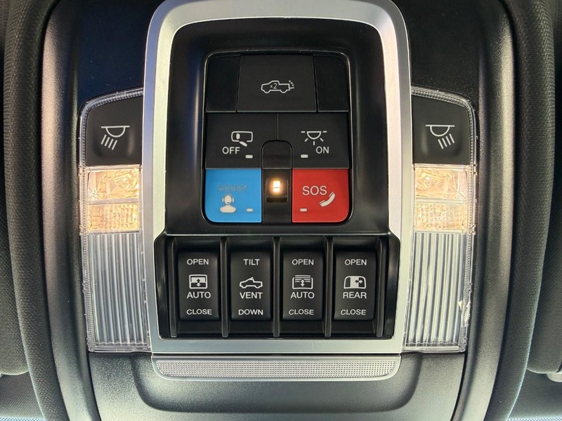 Ram 1500 Vehicle Full-screen Gallery Image 27