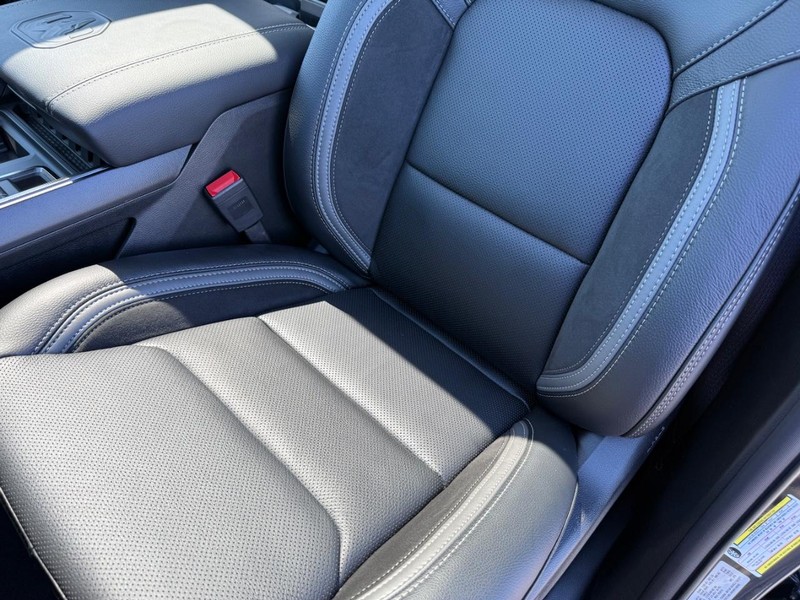 Ram 1500 Vehicle Full-screen Gallery Image 30