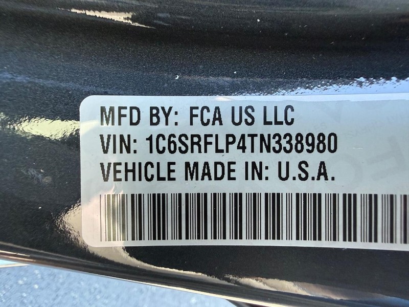 Ram 1500 Vehicle Full-screen Gallery Image 31