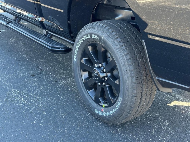 Ram 2500 Vehicle Full-screen Gallery Image 6