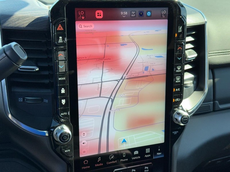 Ram 2500 Vehicle Full-screen Gallery Image 23