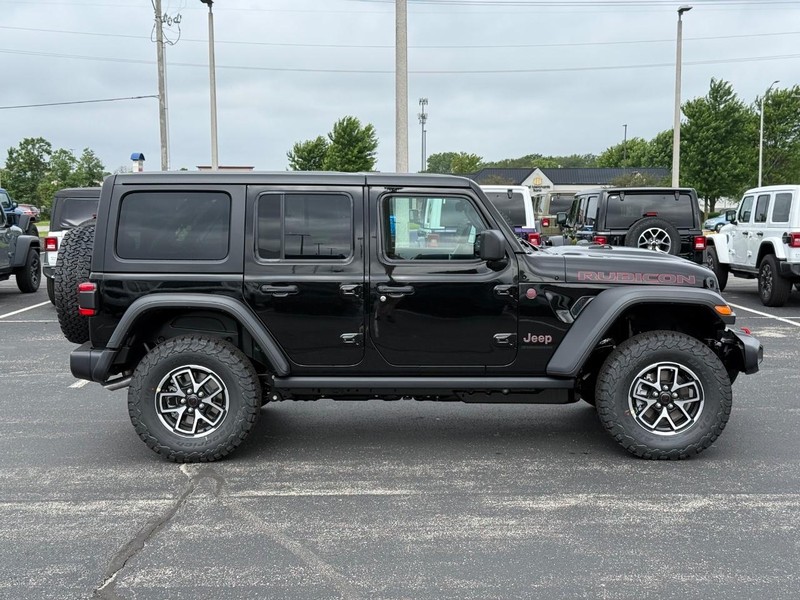 Jeep Wrangler Vehicle Full-screen Gallery Image 2