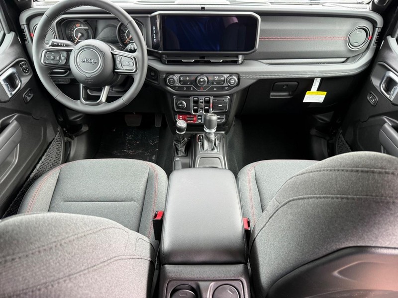 Jeep Wrangler Vehicle Full-screen Gallery Image 13