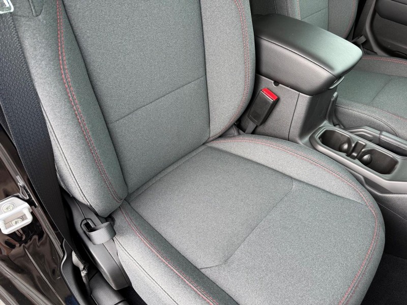 Jeep Wrangler Vehicle Full-screen Gallery Image 16