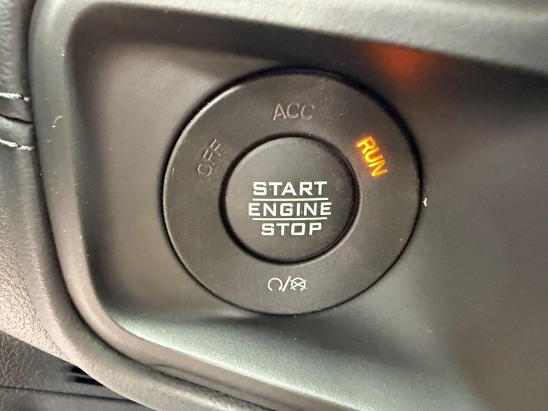 Jeep Wrangler Vehicle Full-screen Gallery Image 22