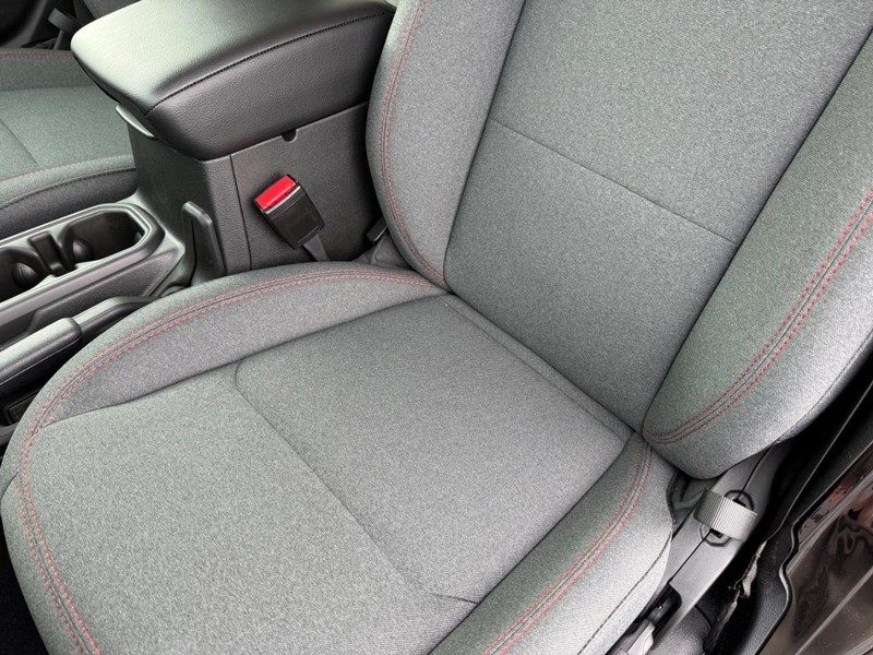 Jeep Wrangler Vehicle Full-screen Gallery Image 31