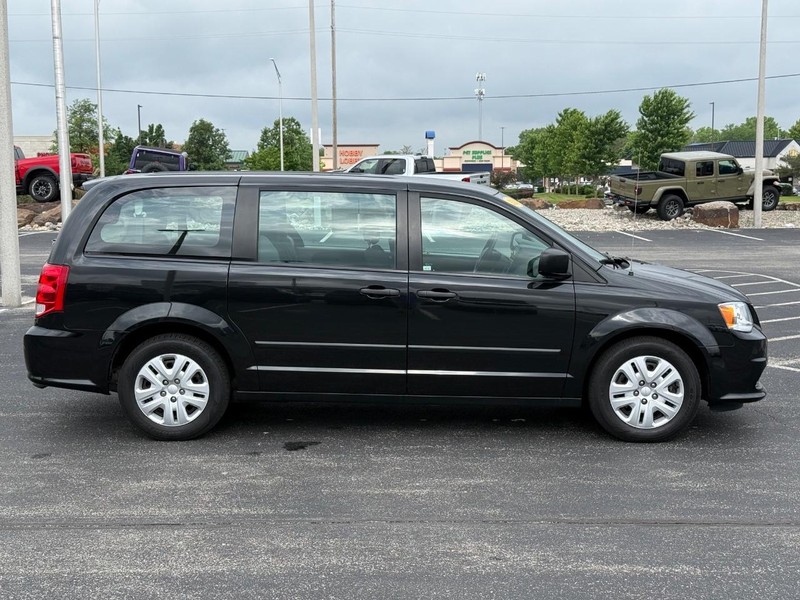 Dodge Grand Caravan Vehicle Full-screen Gallery Image 2
