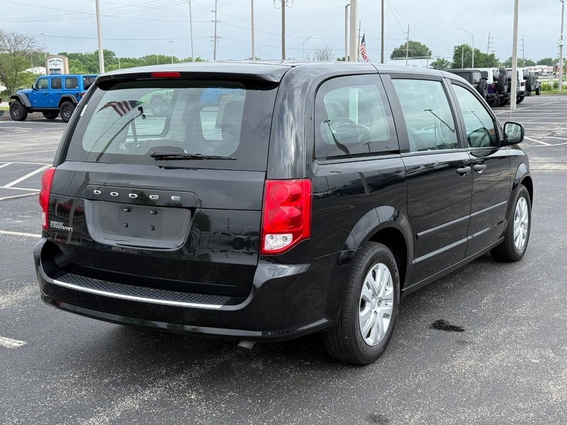 Dodge Grand Caravan Vehicle Full-screen Gallery Image 3