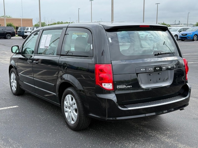 Dodge Grand Caravan Vehicle Full-screen Gallery Image 5