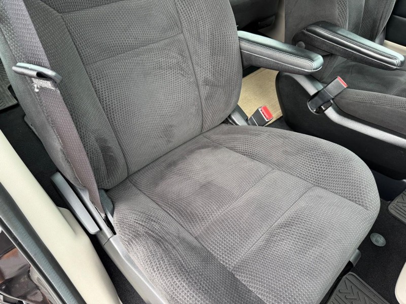 Dodge Grand Caravan Vehicle Full-screen Gallery Image 17