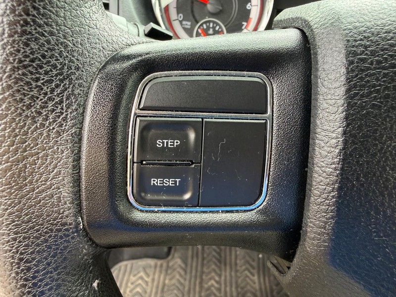 Dodge Grand Caravan Vehicle Full-screen Gallery Image 21