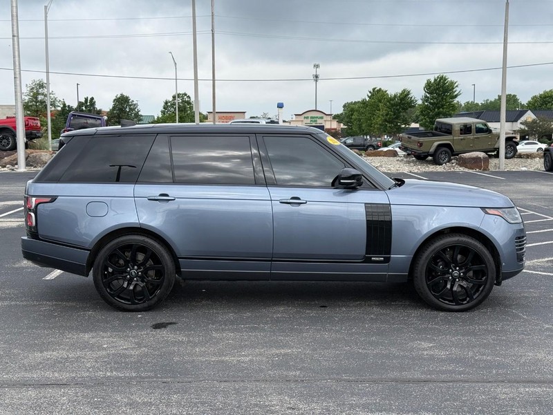 Land Rover Range Rover Vehicle Full-screen Gallery Image 2