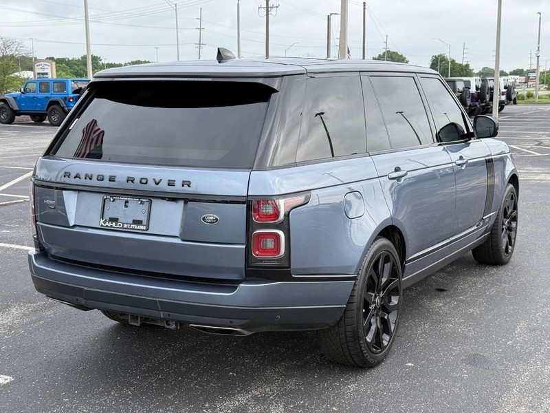 Land Rover Range Rover Vehicle Full-screen Gallery Image 3