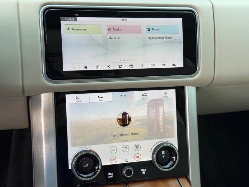 Land Rover Range Rover Vehicle Full-screen Gallery Image 24