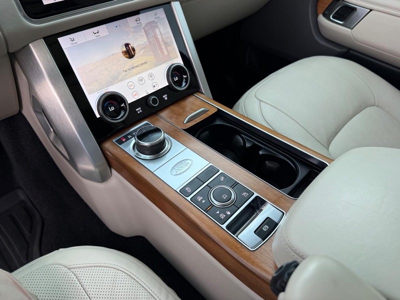 Land Rover Range Rover Vehicle Full-screen Gallery Image 26