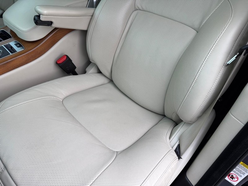 Land Rover Range Rover Vehicle Full-screen Gallery Image 31