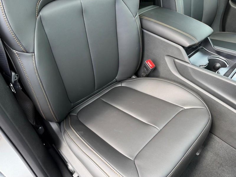 Jeep Grand Cherokee L Vehicle Full-screen Gallery Image 18