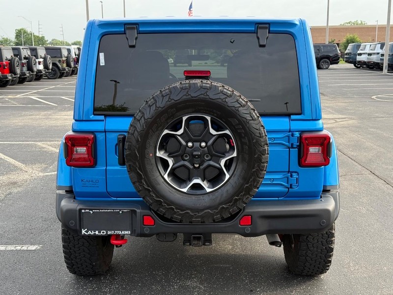 Jeep Wrangler Vehicle Full-screen Gallery Image 4
