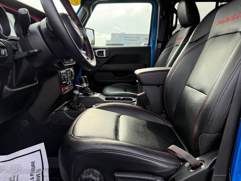 Jeep Wrangler Vehicle Full-screen Gallery Image 18