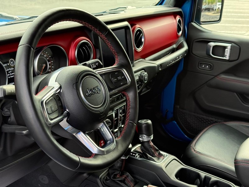 Jeep Wrangler Vehicle Full-screen Gallery Image 19
