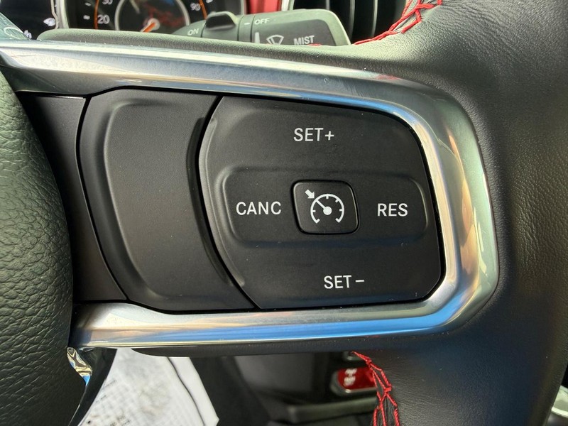 Jeep Wrangler Vehicle Full-screen Gallery Image 21