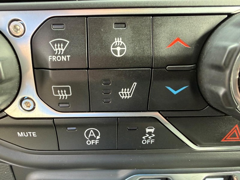 Jeep Wrangler Vehicle Full-screen Gallery Image 23