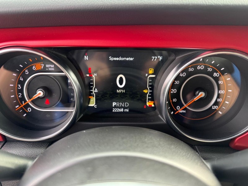 Jeep Wrangler Vehicle Full-screen Gallery Image 29