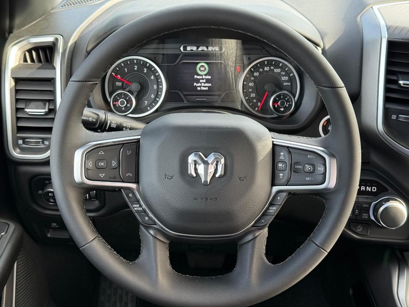 Ram 1500 Vehicle Full-screen Gallery Image 13