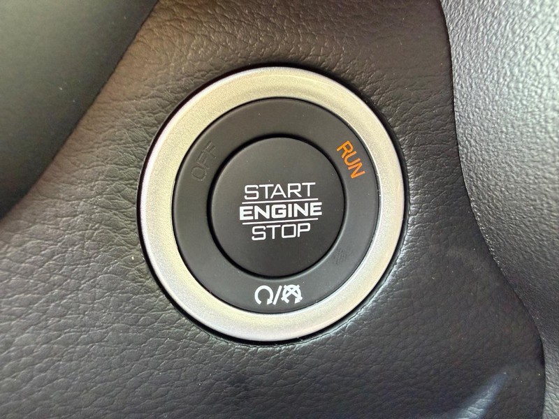 Ram 1500 Vehicle Full-screen Gallery Image 21
