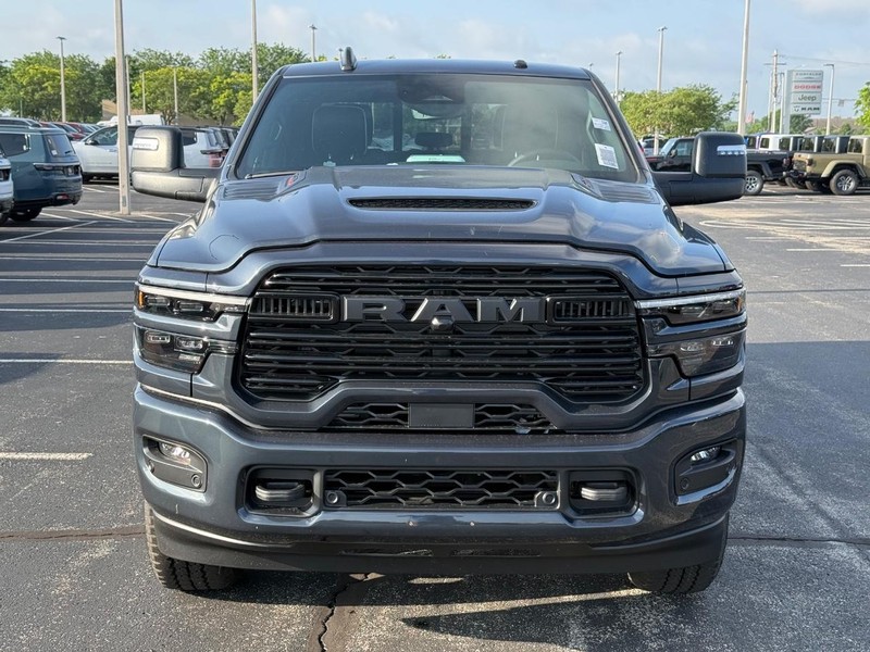 Ram 2500 Vehicle Full-screen Gallery Image 9