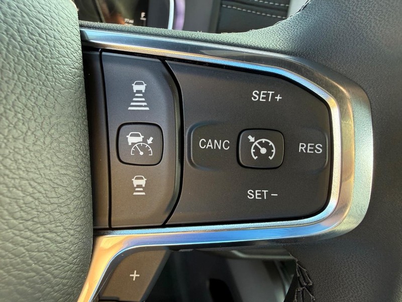 Ram 2500 Vehicle Full-screen Gallery Image 20