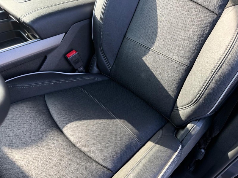 Ram 2500 Vehicle Full-screen Gallery Image 29