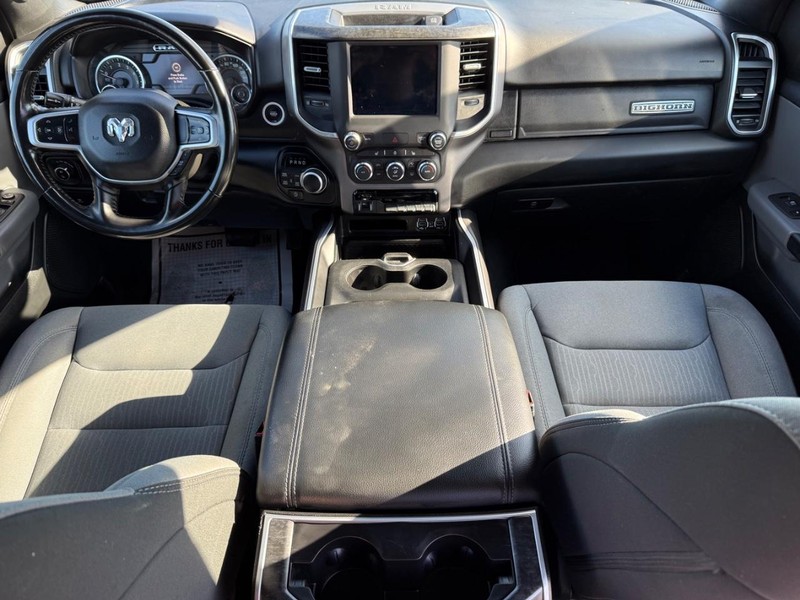 Ram 1500 Vehicle Full-screen Gallery Image 12