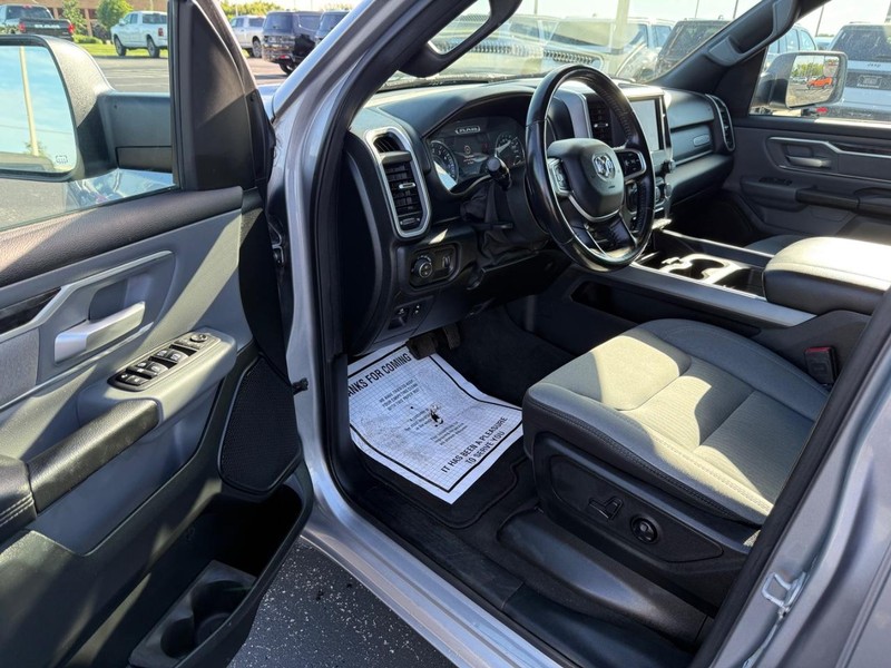 Ram 1500 Vehicle Full-screen Gallery Image 16