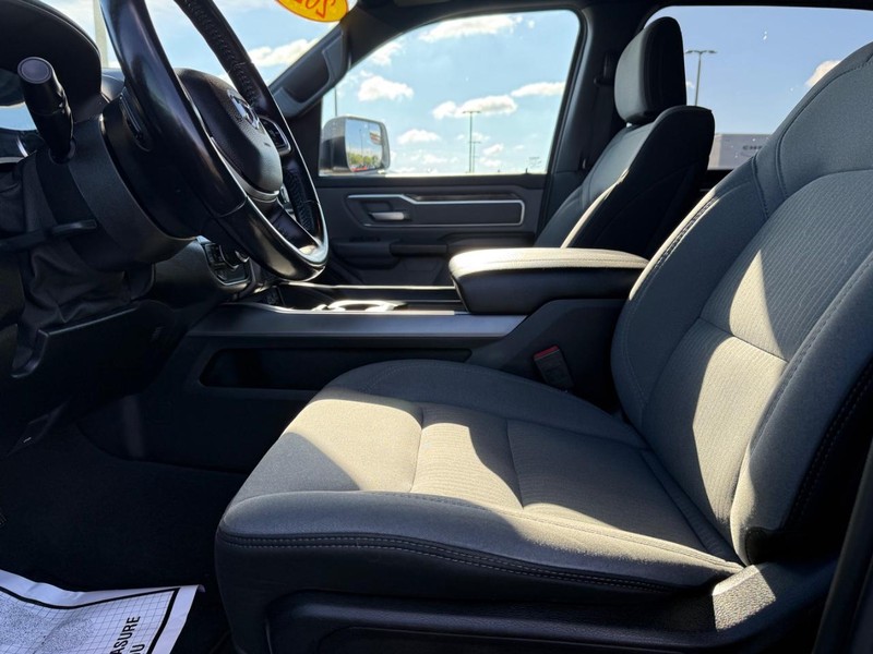 Ram 1500 Vehicle Full-screen Gallery Image 17