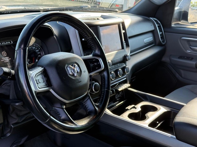 Ram 1500 Vehicle Full-screen Gallery Image 18