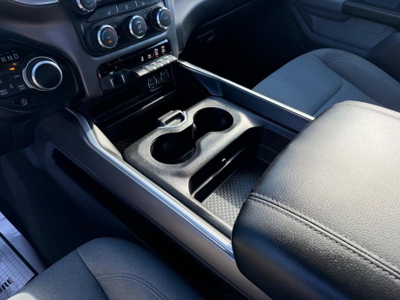 Ram 1500 Vehicle Full-screen Gallery Image 26
