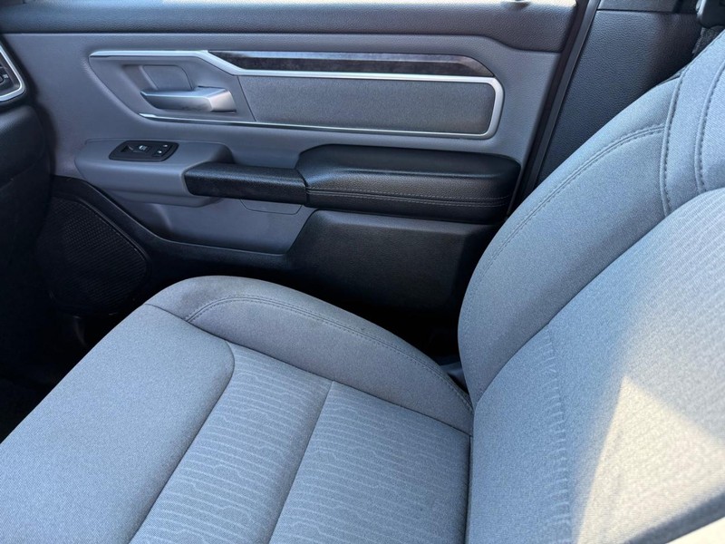 Ram 1500 Vehicle Full-screen Gallery Image 27