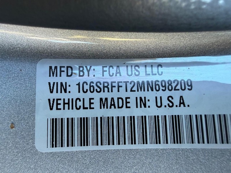 Ram 1500 Vehicle Full-screen Gallery Image 32