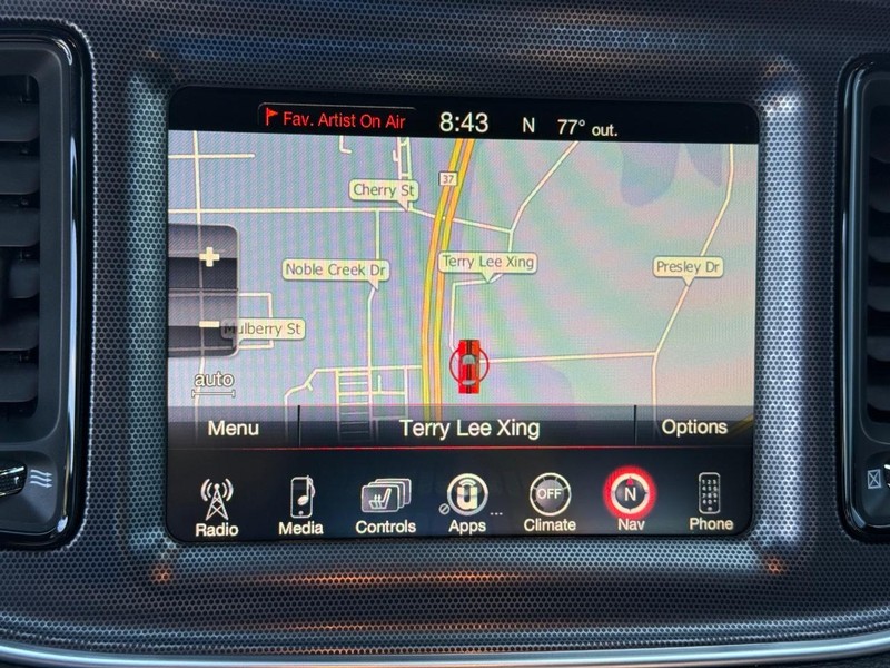 Dodge Challenger Vehicle Full-screen Gallery Image 21
