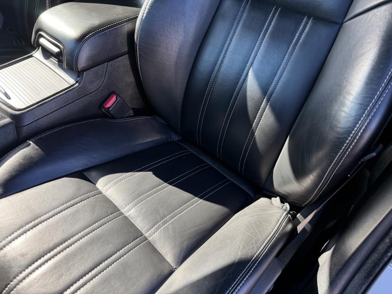 Chrysler 300 Vehicle Full-screen Gallery Image 19