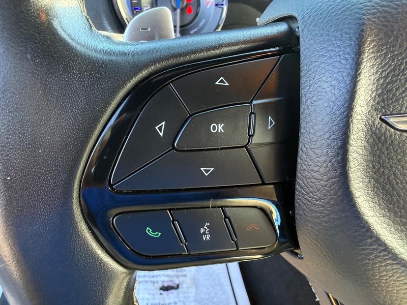 Chrysler 300 Vehicle Full-screen Gallery Image 20