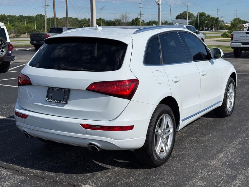 Audi Q5 Vehicle Full-screen Gallery Image 03