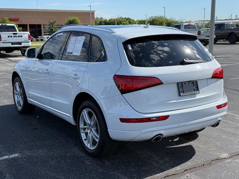 Audi Q5 Vehicle Full-screen Gallery Image 05